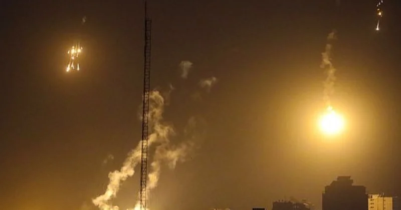 ЦАХАЛ бомбит Газу
