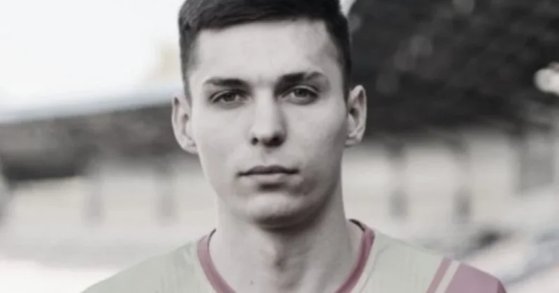 Rusiyada futbolçu oyun zamanı öldü KONKRET
