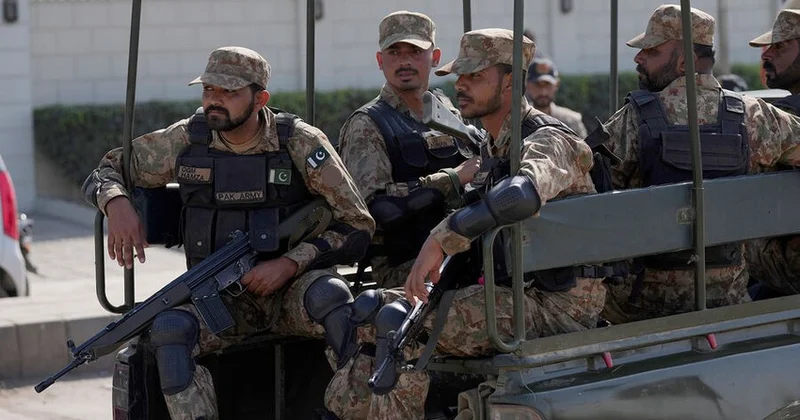 Pakistan Ordusu ölkənin cənub qərbində iki terrorçunu zərərsizləşdirib