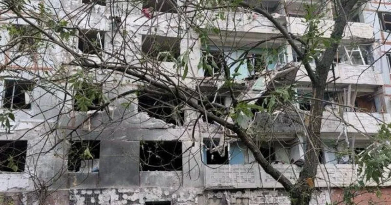 Rusiya Stepnoqorskda çoxmərtəbəli binanı vurub, dağıntılar altından qadının cəsədi tapılıb