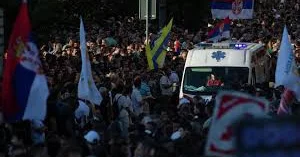 Belqradda etirazlar zamanı 48 polis əməkdaşı xəsarət alıb YENİLƏNİB