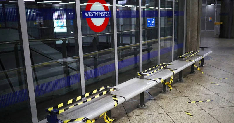 Активисты переименовали станции в метро Лондона