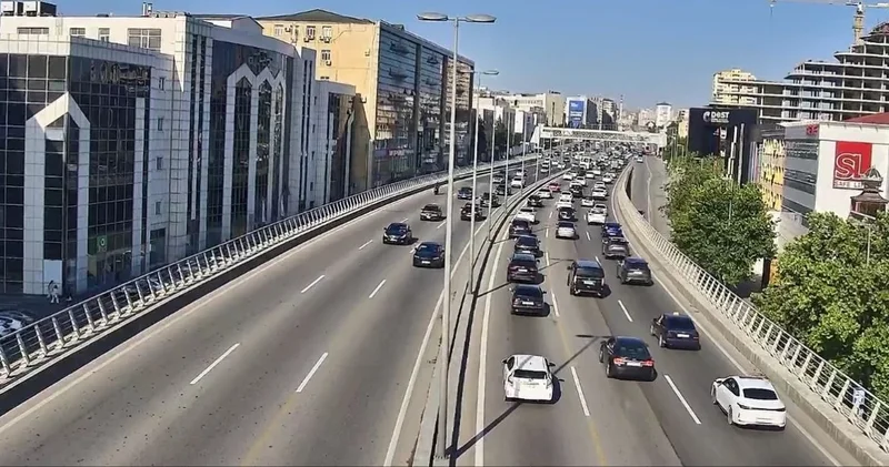 Paytaxtın hansı küçələrində sıxlıq müşahidə olunur?