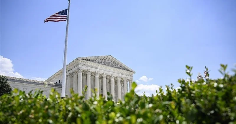 Верховный суд США не разрешил Трампу уволить управляющую ФРС Лизу Кук
