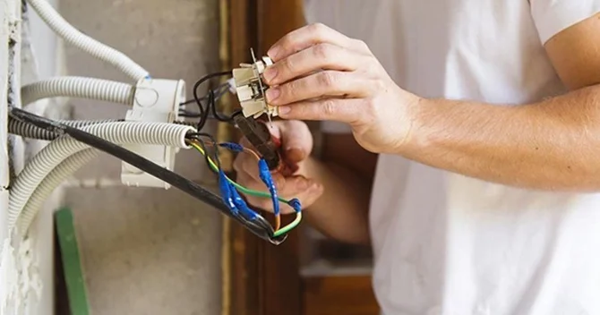 Ağcabədidə Azərişıq ın əməkdaşı elektrik cərəyanı vurması nəticəsində ölüb