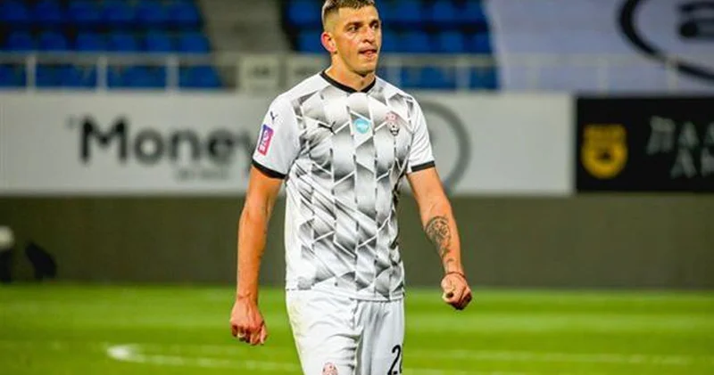 Neftçi Şaxtyor və Ukrayna millisinin sabiq üzvünü transfer edir