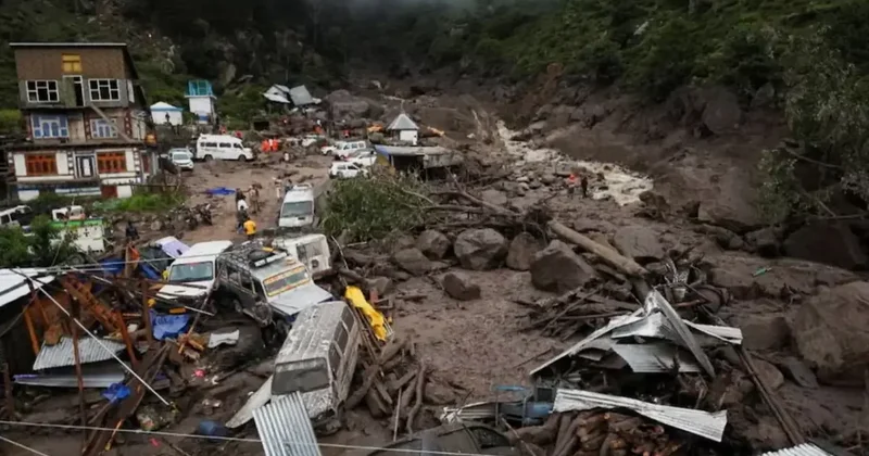 Hindistanın şərqində daşqınlar: Ölənlər və zərərçəkənlər var