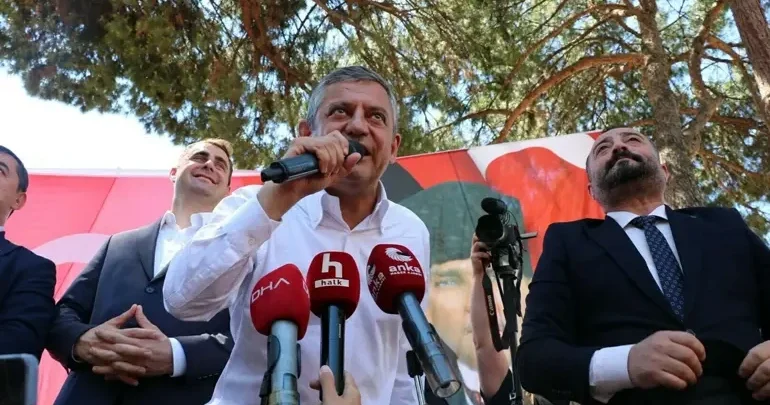 Özgür Özəl İzmirdən yeni partiya siqnalı verdi: Bəs, CHP li deputatlar nə düşünür?
