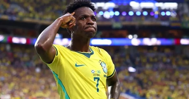 Vinisius Messi və Ronaldunun rekordunu təkrarladı