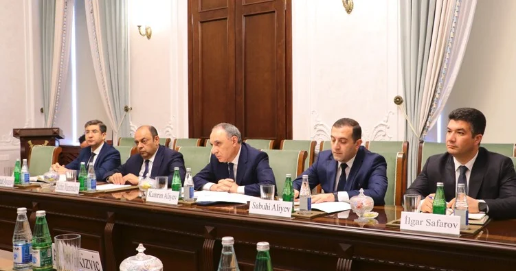 İtkin düşmüş şəxslərin taleyi müzakirə olundu