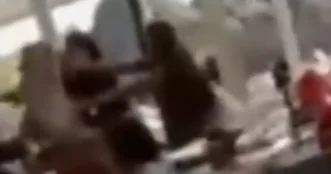 Bakıda restoranda bloqerlər saçyolduya çıxdı (Video)