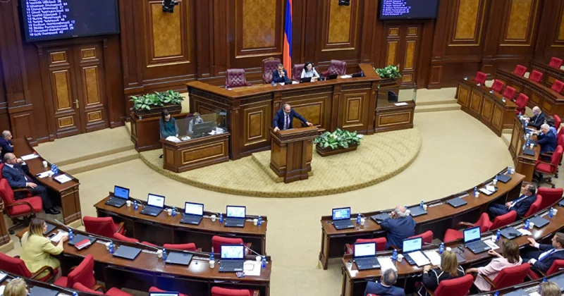Ermənistanda parlament sədrinin müavini postuna 5 namizəd ADLAR