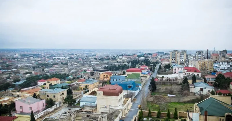 Buzovnada bir qrup sakin küçəyə çılpaq çıxırlar İddia