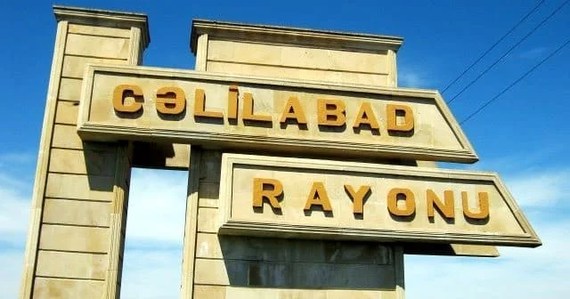 Cəlilabadda mərasim evinin tikintisi zamanı qəbirlər zədələnib