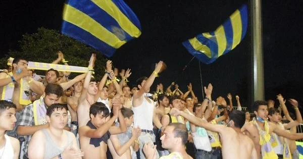 “Kəpəz” azarkeşləri məşqdə Erkin İbrahimovu istefaya səslədi