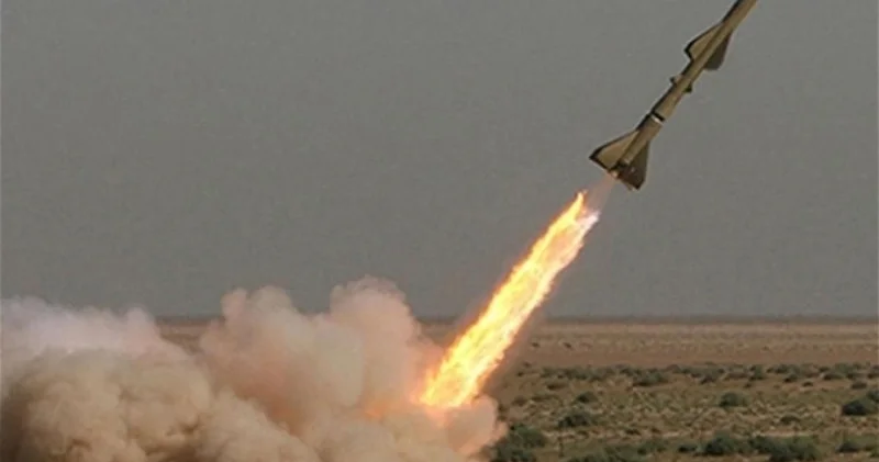 Husilər İsraildəki hava limanına hipersəs raketi ilə zərbə endirib