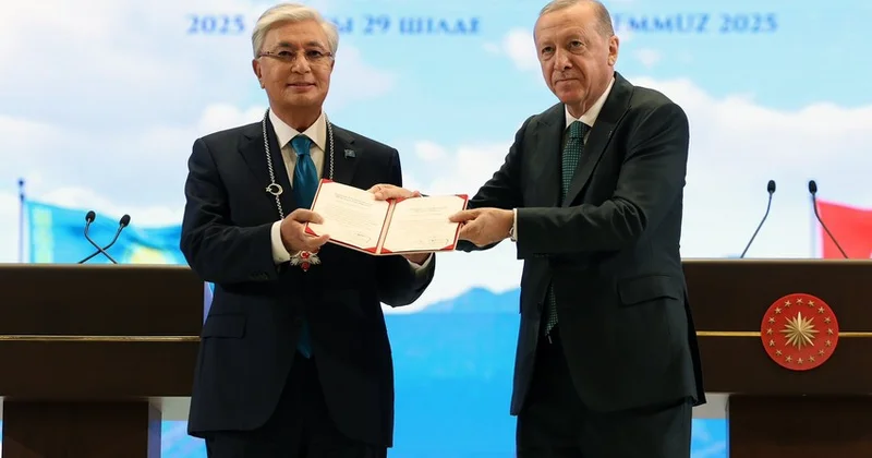 Qazaxıstan Prezidenti Türkiyənin ən yüksək dövlət mükafatı ilə təltif edilib
