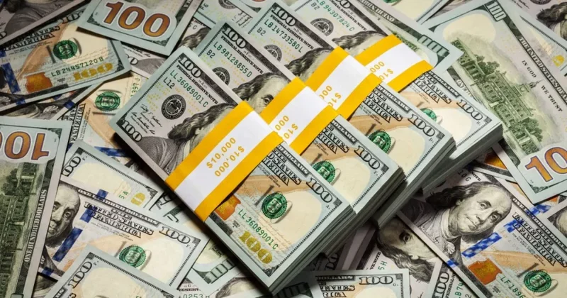 Dollar əsas valyutalara nisbətdə BAHALAŞDI