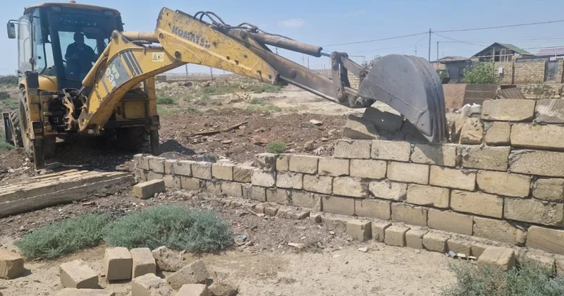 Qaradağda qanunsuz tikinti işlərinin qarşısı alındı