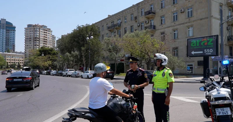 Polis motosiklet sürücülərinə qarşı reyd keçirir FOTO