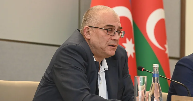 Araz Əzimov İran səfiri ilə müzakirə apardı