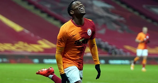 Qalatasaray da tanınan hücumçunun qardaşı da ölkəmizdə SON DƏQİQƏ