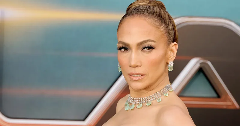 Cennifer Lopez türk ölkəsinə razılıq verdi, Rusiyadan imtina etdi
