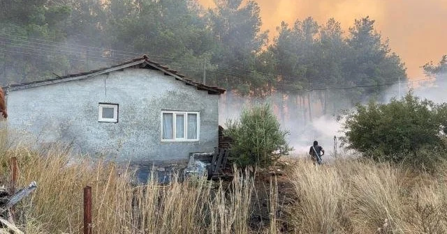 Türkiyədə yanğınlardan zərər çəkən evlərə 10 milyon lirə köçürülüb