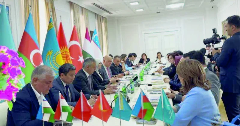 Kaşqari Fondunun dostluq körpüsü