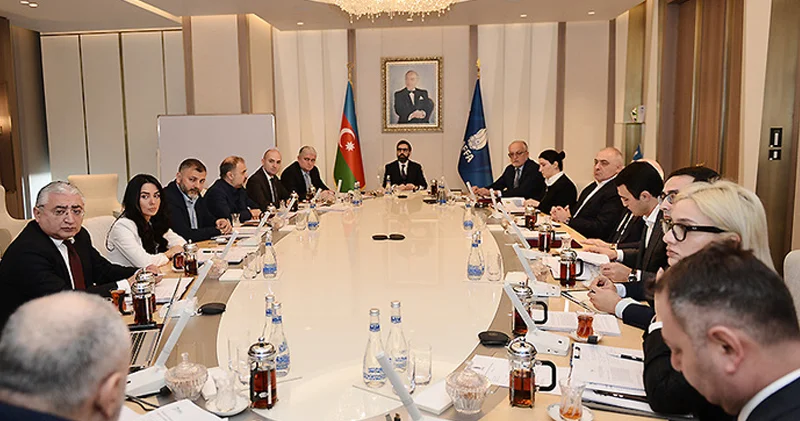 Fəlakət gəlirəm deyir...