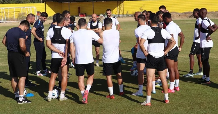 Araz Naxçıvan ın Yunanıstandakı məşqindən FOTOLAR