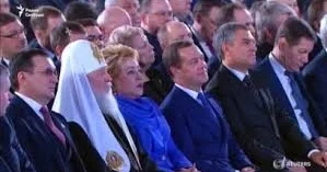 Rusiya elitası üçün səyahət cədvəli: NATO ölkələri, Çin və tropik adalar