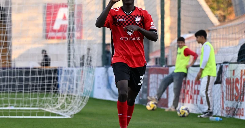 Sərfəli təklif aldılar, klubu elitada saxlayan futbolçunu satdılar