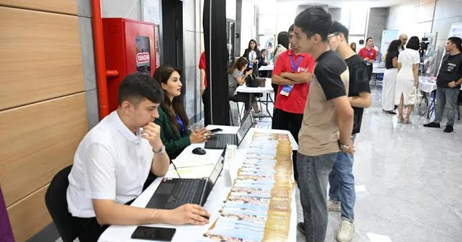 Universitetlərin sərgisinə start verildi