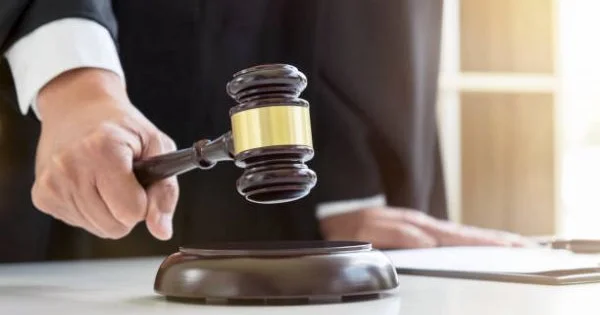 Şirkətin hesabından 37 min manat çıxaran mühasiblə bağlı QƏRAR