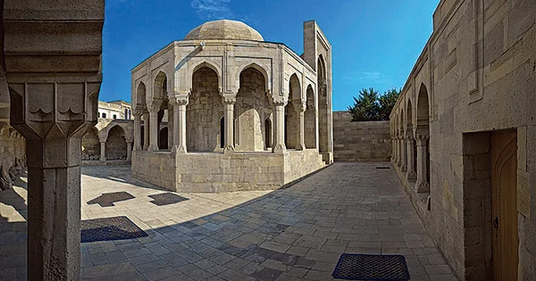 Tarixi abidəyə ziyan vurulduğuna görə cinayət işi açılıb Dövlət Xidməti