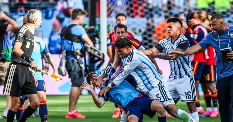 FIFA Argentina millisinə və futbolçularına qarşı araşdırmaya başladı