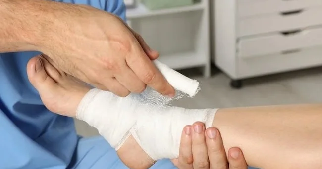 Alimlər dərin yaraların sağalmasını sürətləndirən ağıllı gel hazırladı