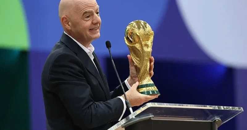 Britaniya baş nazirindən İnfantinoya sərt etiraz: Futbol satıla bilməz