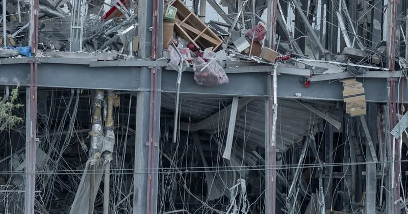 Yaponiyada güclü zəlzələdə 13 nəfər öldü Dağıntılar altında qalanlar var Fotolar
