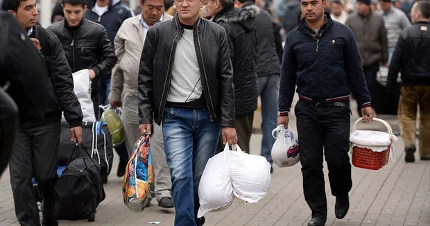 Dövlət Xidməti 850 əcnəbini ölkədən məcburi çıxardı