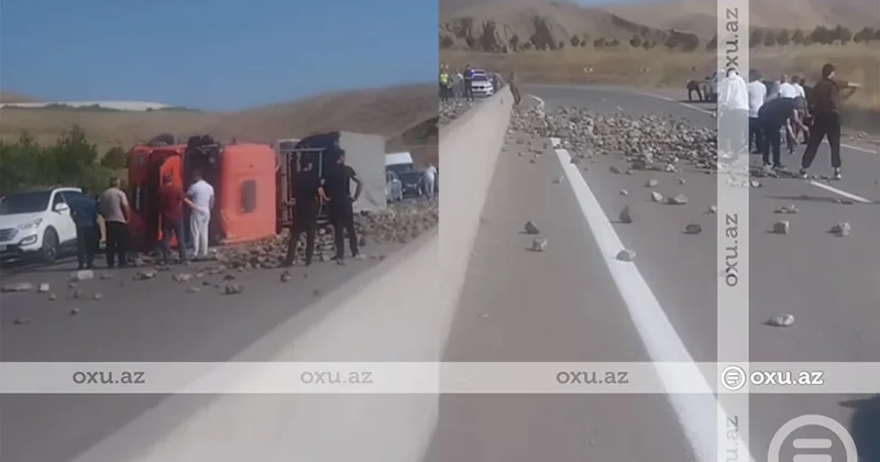 Bakı Şamaxı yolunda yük maşınları toqquşdu: Daşlar yola dağıldı VİDEO