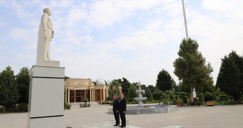 Mürsəl İbrahimov Goranboyda vətəndaşların problemlərini dinləyib