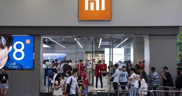 Apple и Samsung пожаловались на рекламу Xiaomi