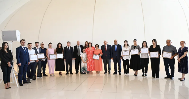 Heydər Əliyev Mərkəzində Çin dili kurslarının iştirakçılarına sertifikatlar təqdim olunub