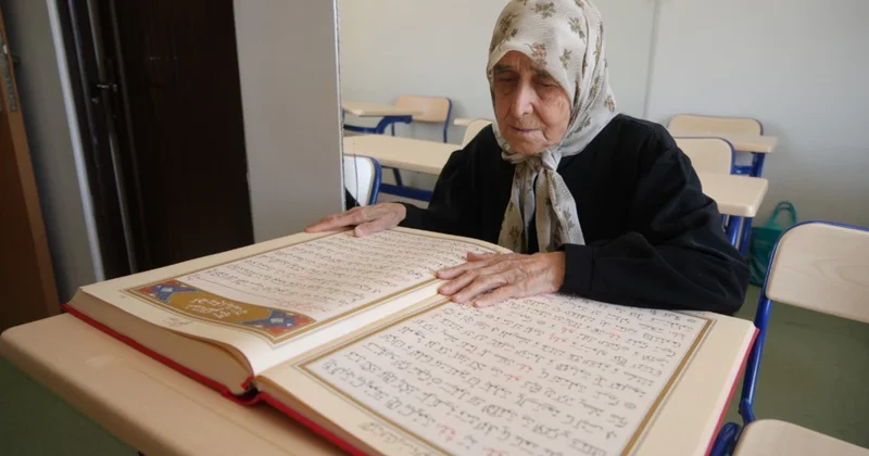 87 yaşlı türkiyəli qadın cəmi altı aya Quran tilavətini mənimsəyib