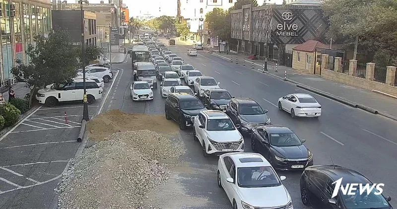 На каких улицах Баку 29 августа наблюдаются транспортные заторы? ФОТО