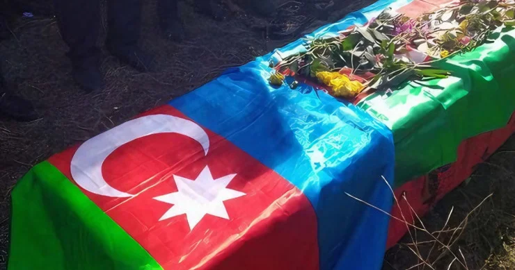 İtkin düşən şəhidlərin qalıqları dəfn olundu YENİLƏNİB