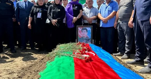 Kürdəmirdə şəhid Rizvan Hacıyev dəfn olunub