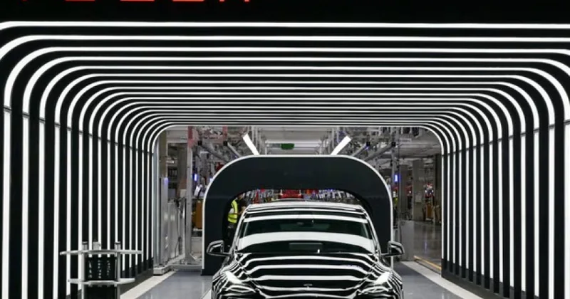 İlon Maskın şirkəti Las Veqas tunellərində sürücüsüz “Tesla” avtomobilini sınaqdan keçirir